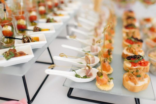 catering-food-meal-canape_624325-812